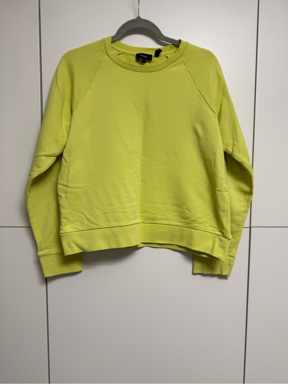 Theory size L fit size M Women's Neon Lime Crewneck Sweatshirt